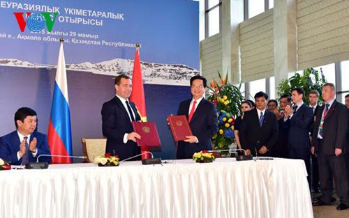 เวียดนามขยายความร่วมมือด้านเศรษฐกิจ การค้ากับคาซัคสถาน แอลจีเรีย โปรตุเกสและบัลแกเรีย